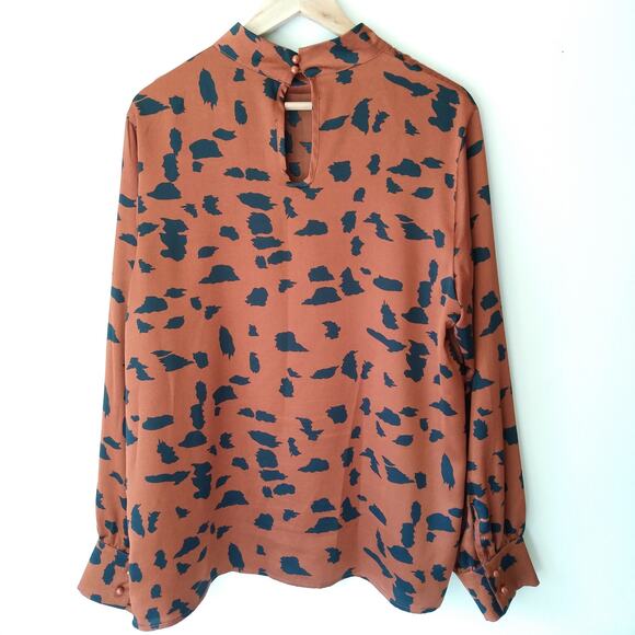Women L Animal Print Mock Neck Blouse Top Career Work Classic Chic Boho Mob Wife - Picture 4 of 11